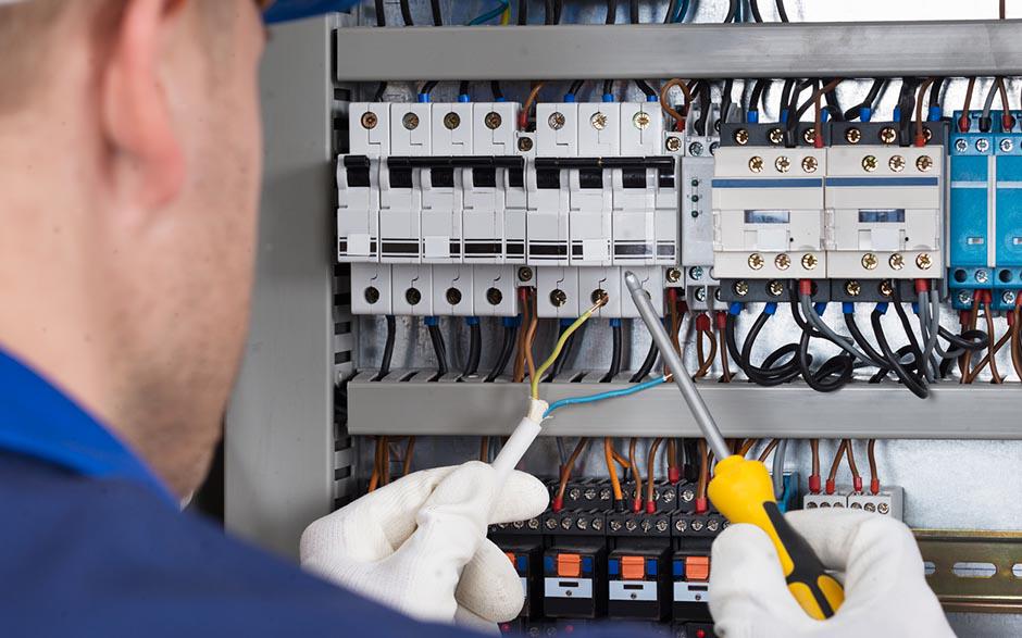 technicien électricien Paris 12